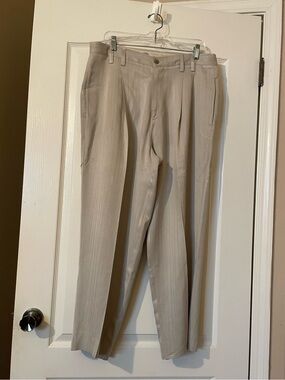 Tommy Bahama Pants Mens 34 Beige 100% Silk Pleated Relaxed Herringbone Resort